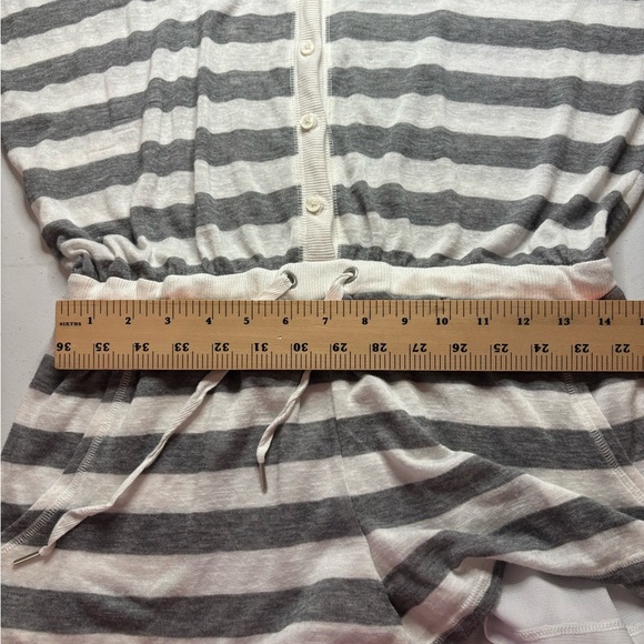 Victoria’s Secret Gray & White Striped Romper Drawstring Size M Pockets Viscose - Picture 9 of 13